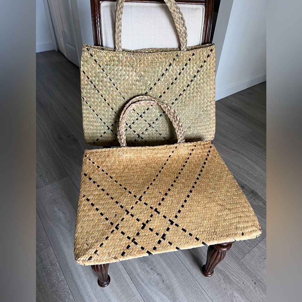 Woven Straw Tote Bag - Natural Tan for a set of 2 - Picture 3 of 6